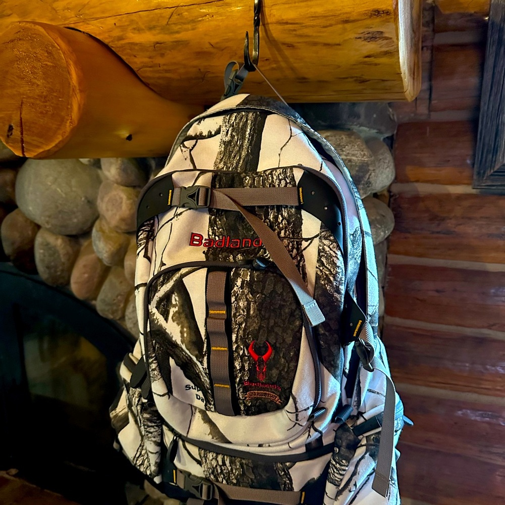 Badlands super day pack